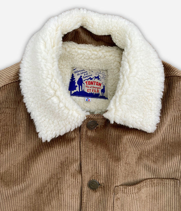 Die braune Samtjacke „Monterey“, gefüttert mit Wolle
