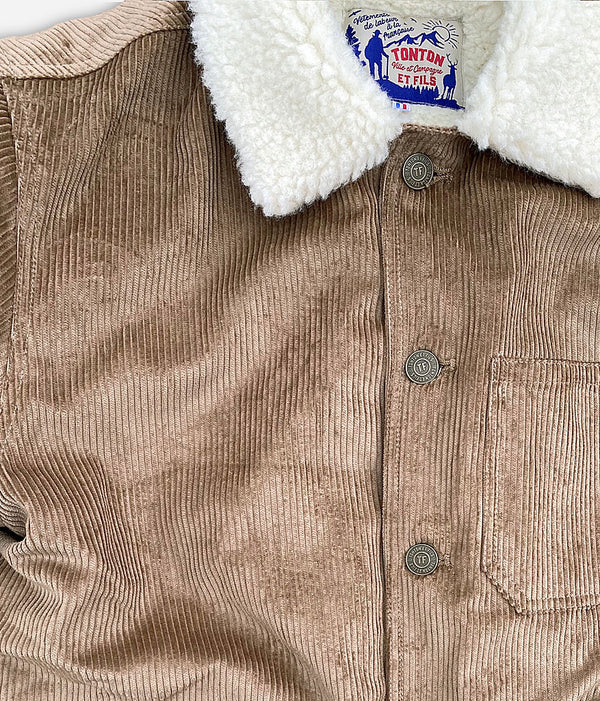Die braune Samtjacke „Monterey“, gefüttert mit Wolle